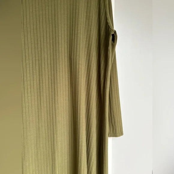 Womens Three-Piece Ribbed Lounge Set - Picture 9 of 16